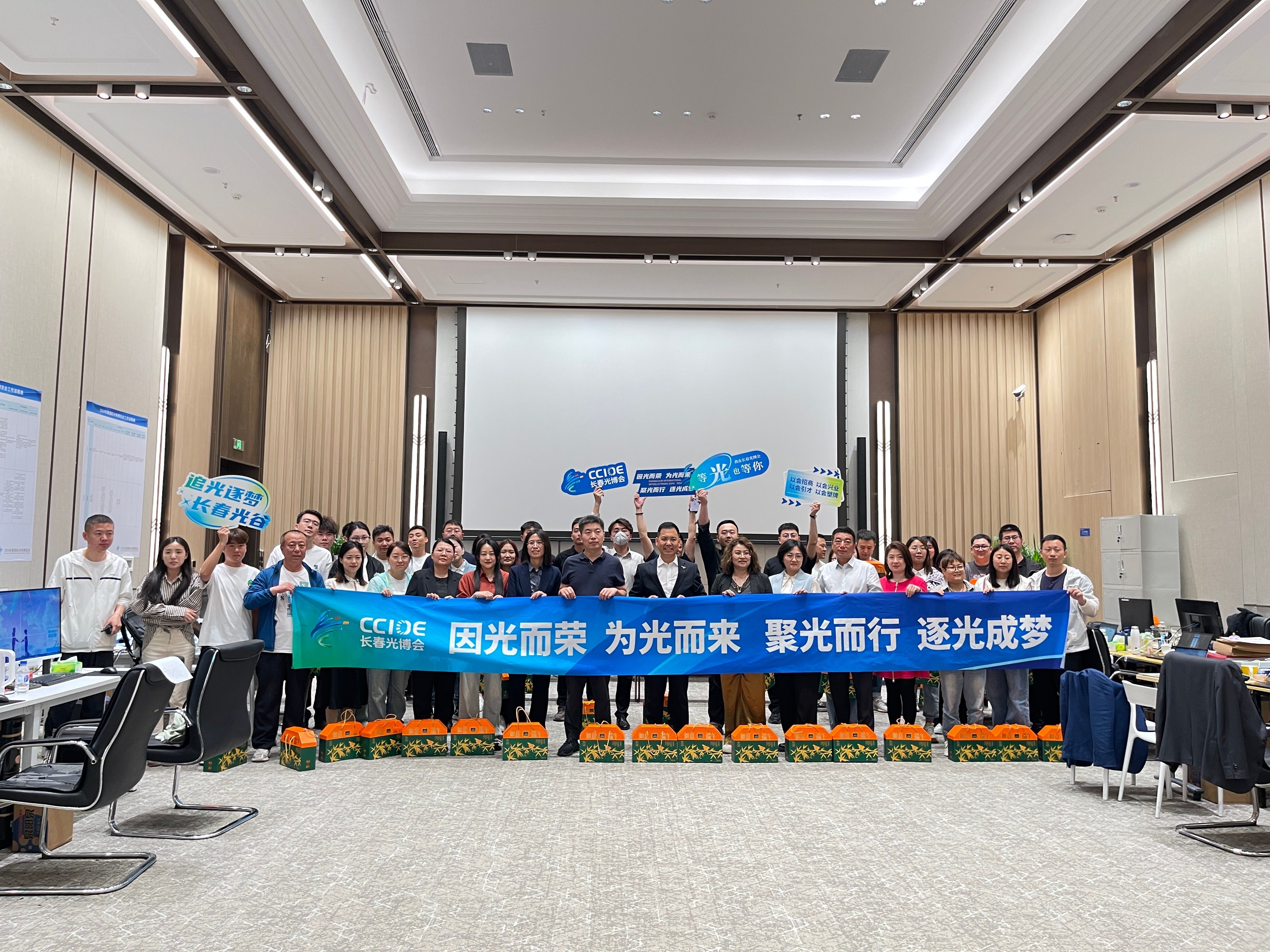 2024.6.7中秋節王總慰問員工.jpg